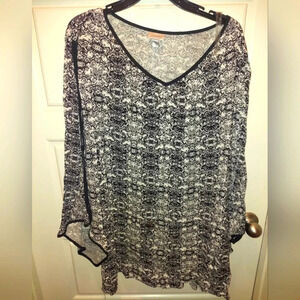 Avenue Black and White Printed Tunic